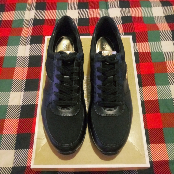 Michael Kors Allie Wrap Trainer - Picture 10 of 12